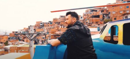 Blumenauense lança novo clipe ao lado de El Indio na Colômbia