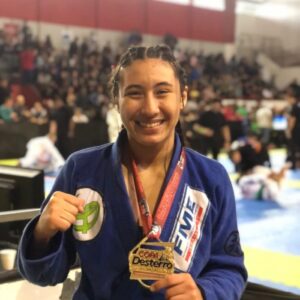 Atleta da FME Indaial é campeã de evento de Jiu-Jitsu em Florianópolis