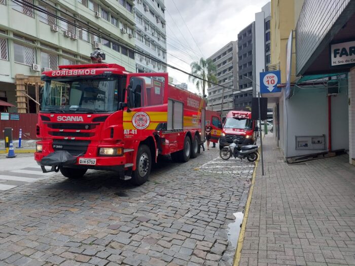Funcionária fica ferida após incêndio em cafeteria de Blumenau 