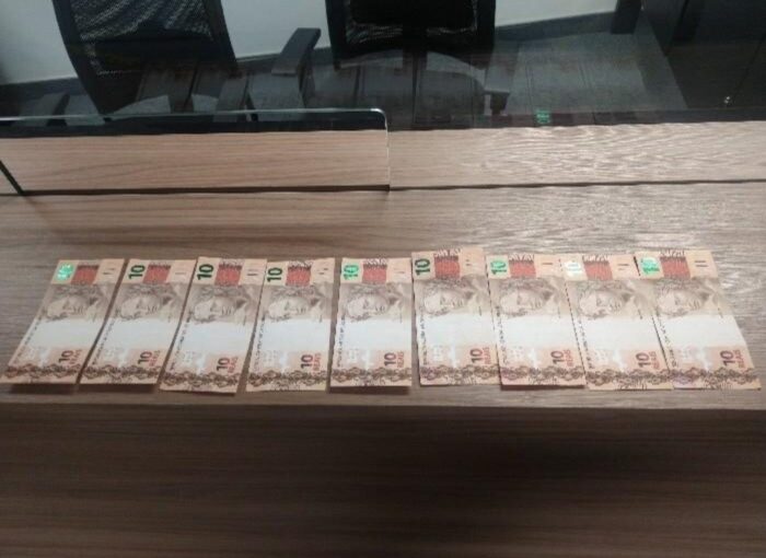 Dois homens são detidos após encontro de dinheiro falso em Blumenau 