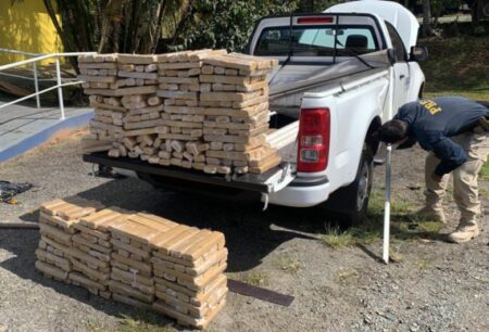 PRF apreende quase 300 kg de drogas em Barra Velha