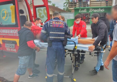 Rapaz de 14 anos fica inconsciente após se engasgar com carne em Jaraguá do Sul