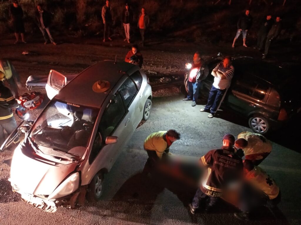 Acidente de trânsito deixa três pessoas encarceradas em Pouso Redondo