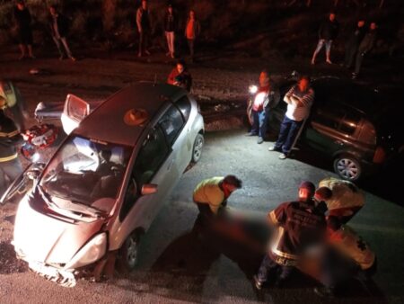 Acidente de trânsito deixa três pessoas encarceradas em Pouso Redondo