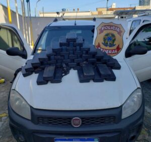Polícia Federal apreende 47 kg de cocaína na BR 101 em Itajaí
