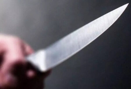 Filho é preso por ameaçar a mãe com uma faca em Indaial
