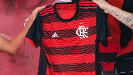 Caminhão com 25 mil camisas oficiais do Flamengo é roubado no RJ