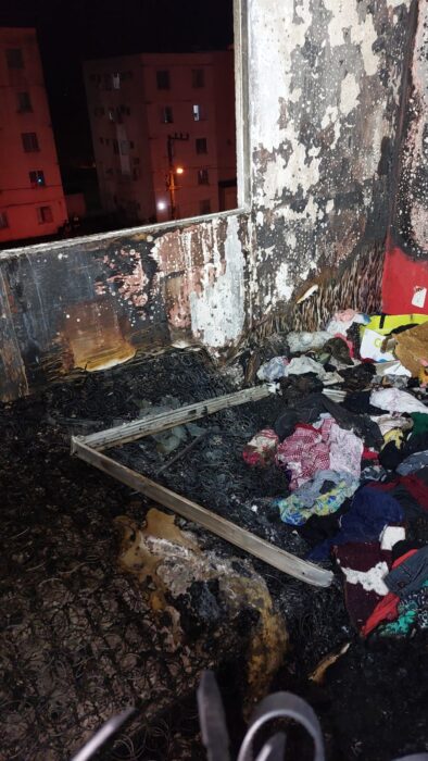 Mãe deixa filho autista sozinho e apartamento pega fogo em Blumenau 