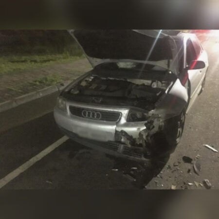 Motorista bêbado colide contra Audi após invadir faixa em Indaial