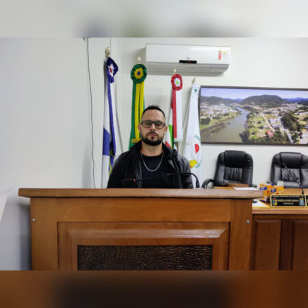 Suplente de Vereador do PL, Cleber Damas, toma posse no legislativo de Ascurra - SC