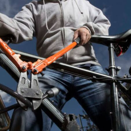 Homem é preso após tentar furtar bicicletas em Blumenau