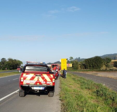 Motociclista fica ferido após cair de moto na BR-470 em Ilhota