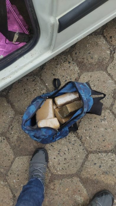 PC prende traficante de drogas em flagrante na cidade de Apiúna 