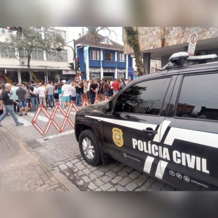 Operação da Polícia Civil visa combater furtos durante a Oktoberfest
