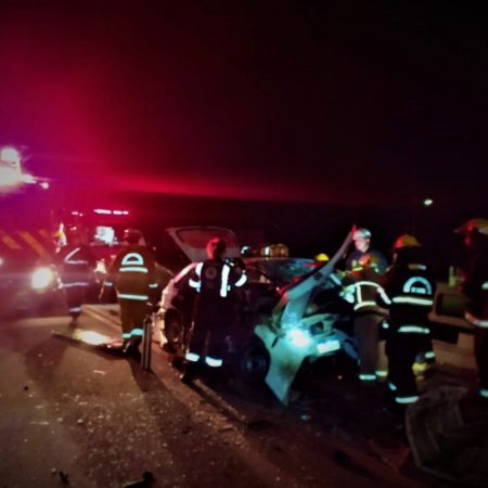 Acidente entre dois carros deixa três pessoas feridas em Rodeio