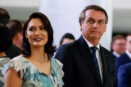 Michelle Bolsonaro nega separação após marido deixar de segui-la no Instagram