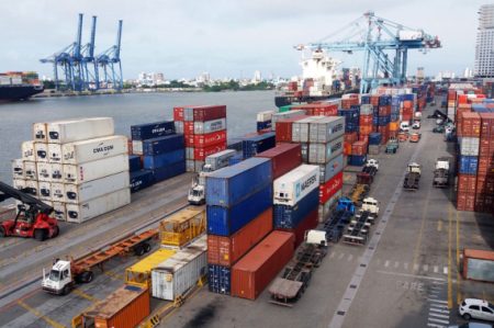 Forte correnteza fecha o acesso aos portos de Itajaí e Navegantes