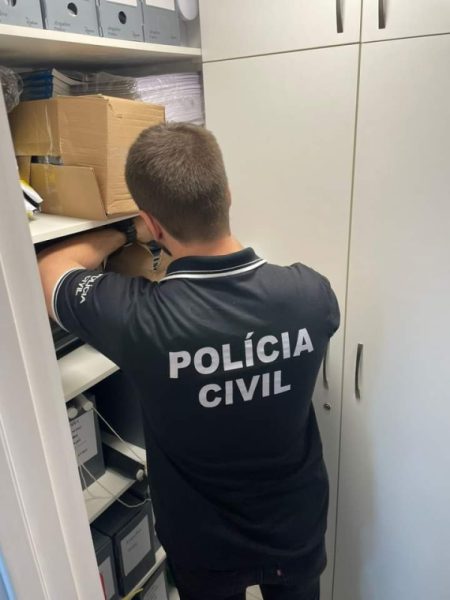 Presidente do sindicato da Polícia Civil de Santa Catarina é preso em operação contra o tráfico de drogas