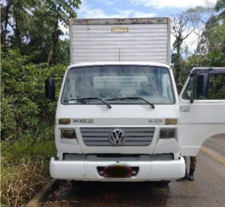 Caminhão abandonado e furtado é recuperado em Indaial