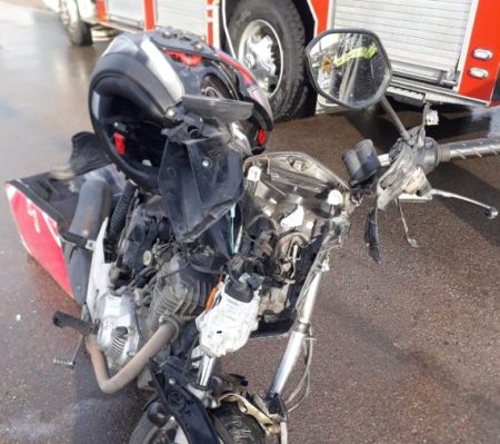 Motociclista teve ferimentos graves após colisão com carro na BR-470 em Rio do Sul