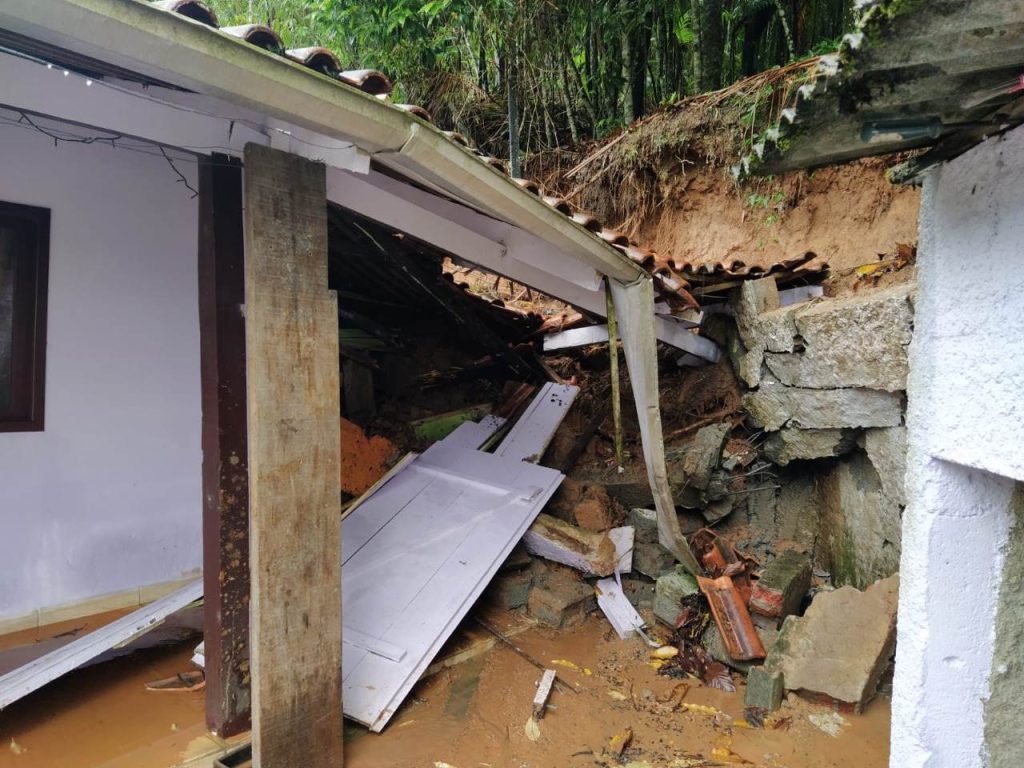 Defesa Civil de Timbó alerta para deslizamentos de terra