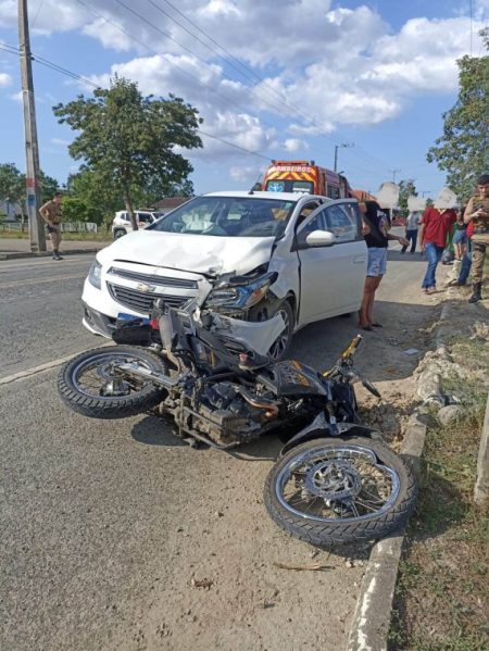 Motociclista teve ferimentos após colidir com carro em Agrolândia