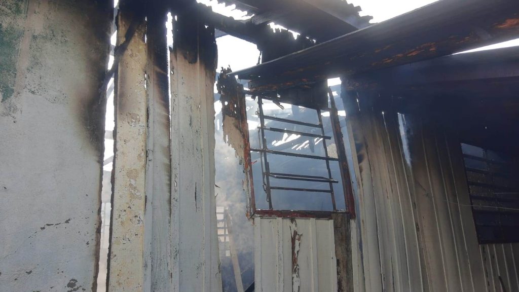 Mulher e três crianças escapam de incêndio em residência de Rio do Sul