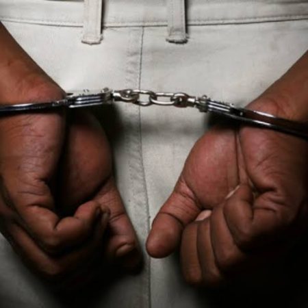 PM atende ocorrência de mandado de prisão em Pomerode