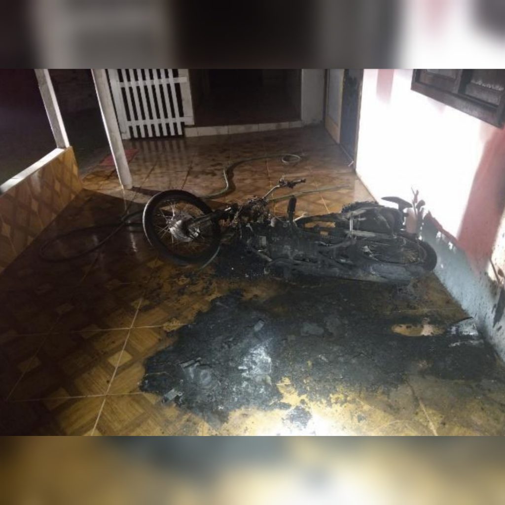 Briga de casal causa incêndio em residência e ambos ficam feridos em Indaial