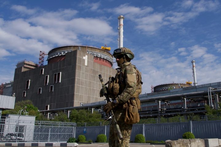 Usina nuclear ucraniana de Zaporizhzhia, a maior da Europa, é bombardeada