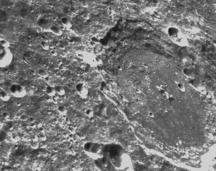 NASA divulga novas fotos do lado oculto da Lua pela nave Órion