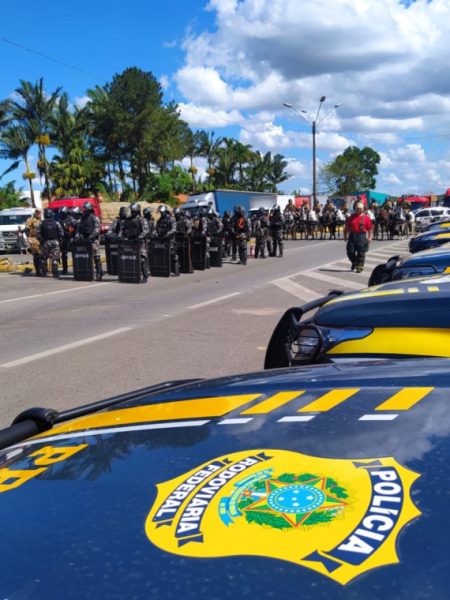 PRF e Polícia Militar liberam o trânsito da BR-101 em Joinville