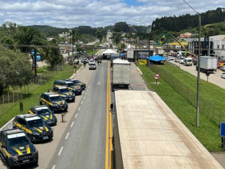 PRF libera todos os pontos de bloqueio nas rodovias federais em Santa Catarina