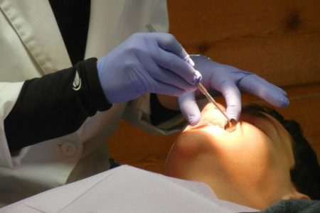 Paciente que engoliu broca em consultório dentário será indenizado em Jaraguá do Sul