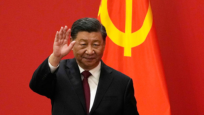 Após incêndio fatal, chineses protestam contra o presidente Xi-Jinping e as restrições pela Covid-19