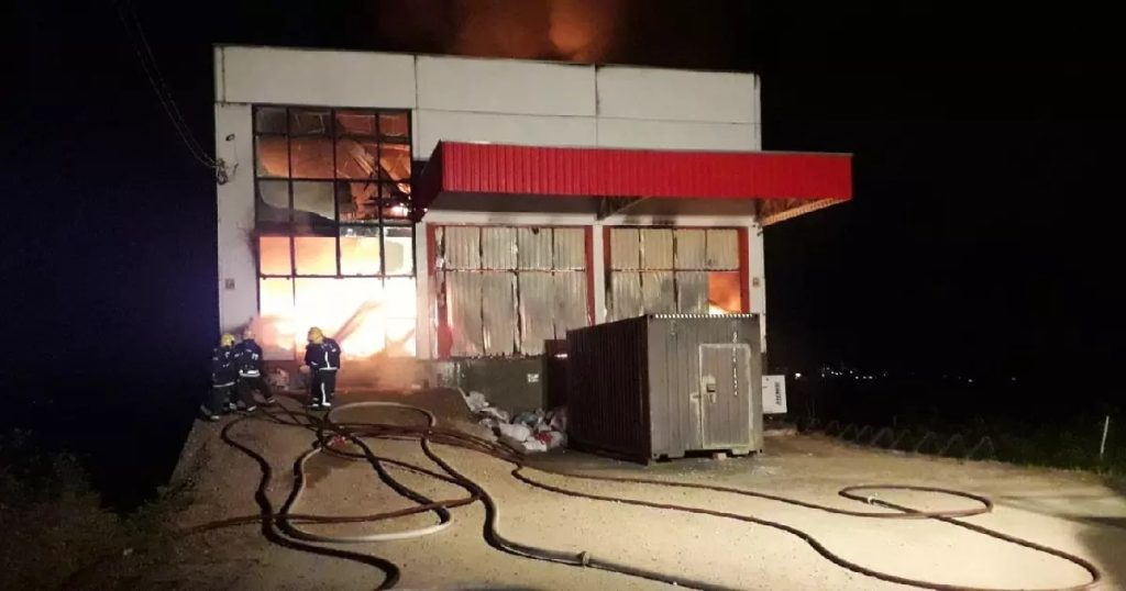 Empresa têxtil é destruída pelo fogo em Gaspar