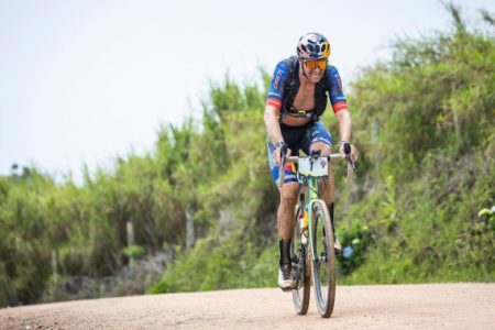 Red Bull Gravel X tem início com vitórias do português Tiago Ferreira e Flávia Oliveira em Timbó