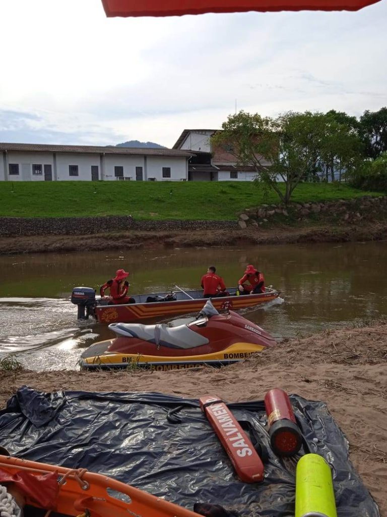 Bombeiros Localizam Corpo Do Homem Que Se Afogou Em Rio Dos Cedros Misturebas News 