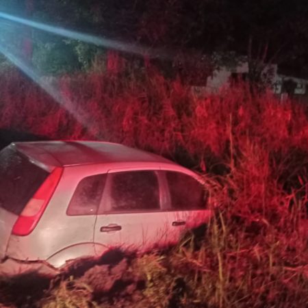 Motorista embriagada sai de pista e colide contra barranco em Rio do Sul