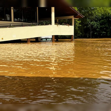 Enchente pega de surpresa população do Médio Vale do Itajaí