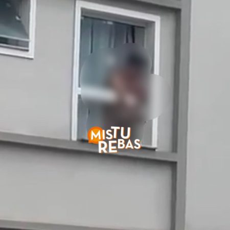 Tarado é flagrado nu na janela de hotel em Indaial