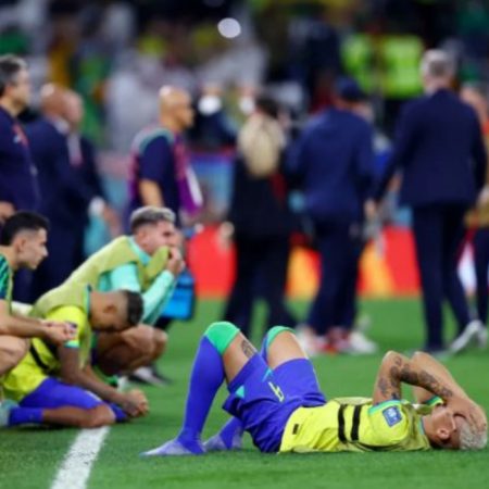 Da euforia à decepção: brasileiros choram derrota do Brasil