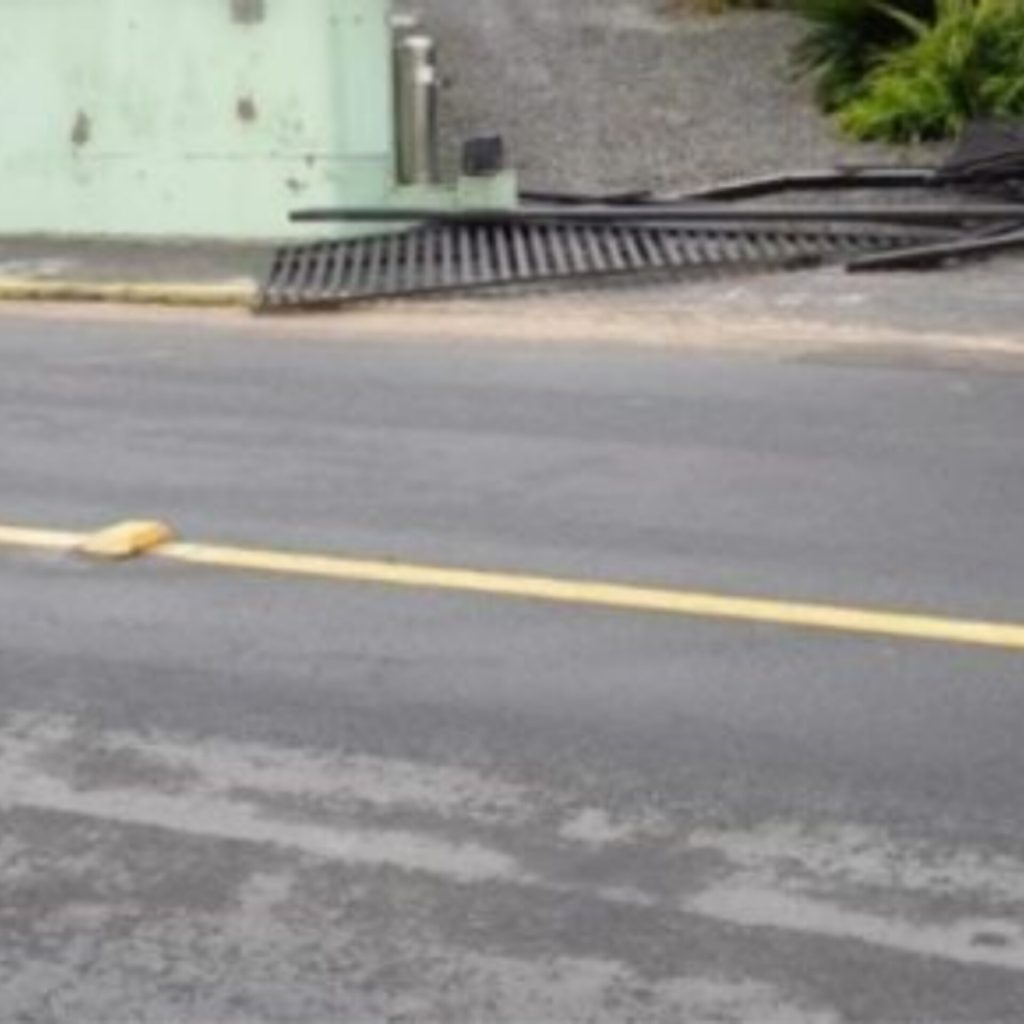 Bêbado é preso após destruir muro de residência em Jaraguá do Sul