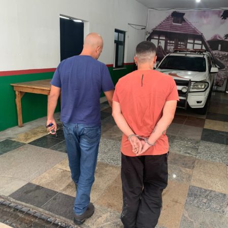 Traficante em liberdade provisória é preso após descumprir medidas em Blumenau