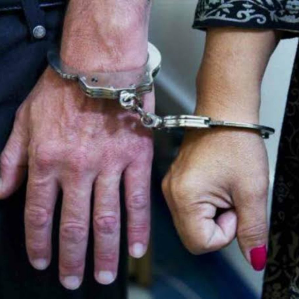 Casal é preso após realizar furto dentro de residência em Blumenau