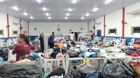 Defesa Civil de SC entrega 19,6 mil kits de assistência humanitária para as cidades atingidas pelas chuvas
