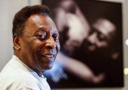 Estado de saúde de Pelé melhora, mas ex-jogador não tem previsão de alta