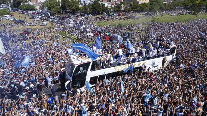 Comemorações em Buenos Aires resultam em tragédia, incluindo feridos e desaparecidos