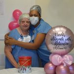 Hospital de Blumenau organiza despedida para colaboradora mais antiga