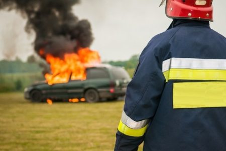 Homem é preso por incendiar carro e aplicar golpe do seguro em SC